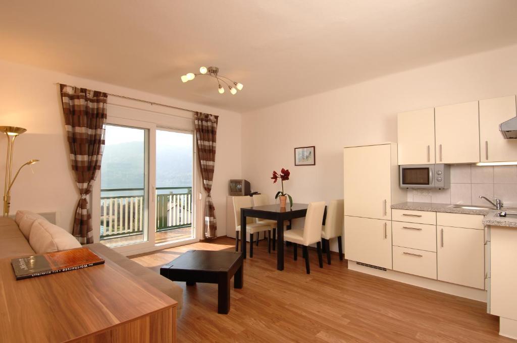 Appartementhotel Karawankenblick Portschach am Woerthersee Quarto foto
